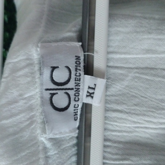 Embroidered White Blouse - Picture 2 of 4